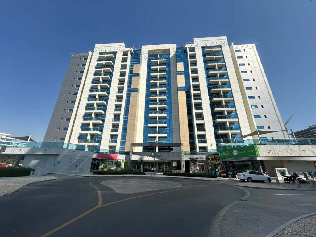 Paradise View II by Dugasta: Ready Apartments in Majan